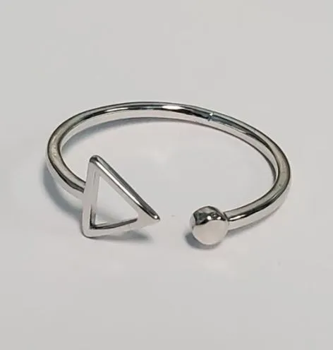 TR61 Silver Hollow Triangle Toe Ring